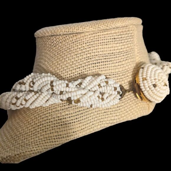 Vintage made in Italy white and gold tone beaded braided necklace - Picture 2 of 9
